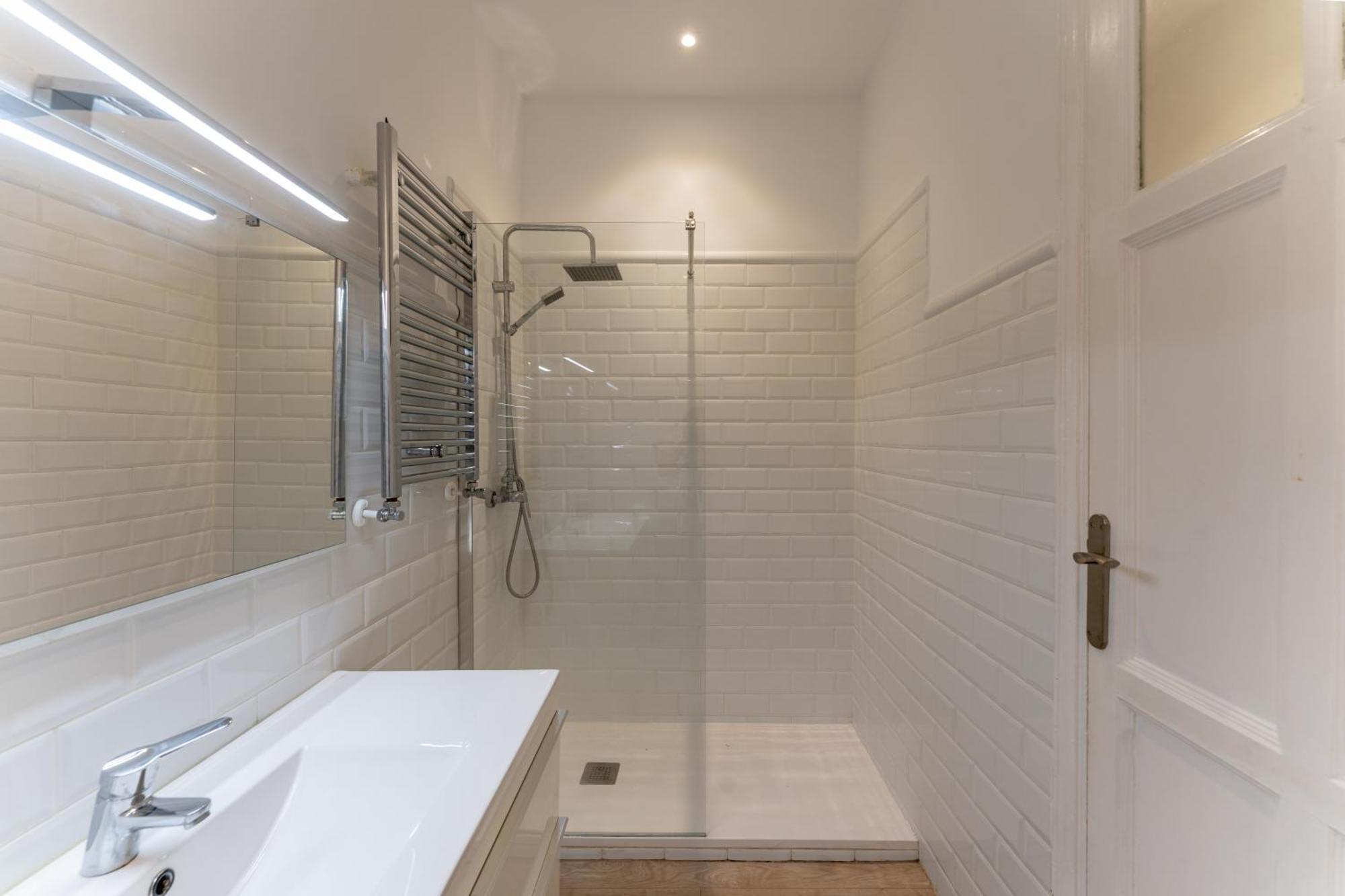 Luxe Apartment In Chamberi Chic Madrid Buitenkant foto